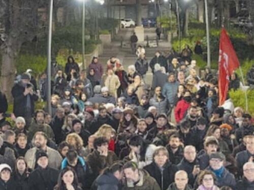 Pd in piazza contro il modello Caivano. Ma il Campidoglio vuole i soldi