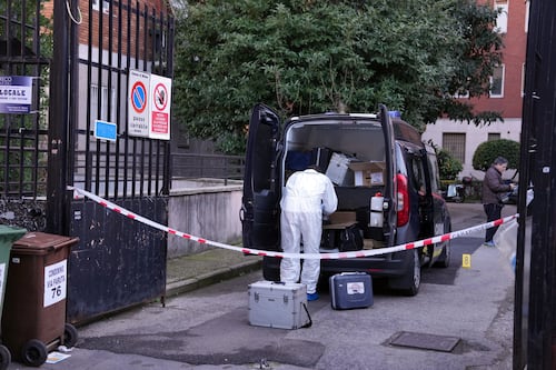 Milano: donna trovata morta in un cortile