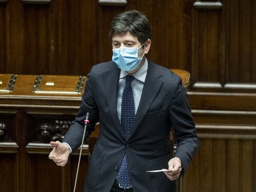 Imprudente, ambiguo e scialbo: Roberto Speranza si deve dimettere