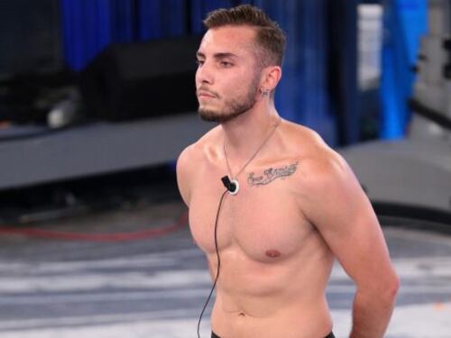 Ballerino di "Amici" fuori dall'academy. Occupata la scuola