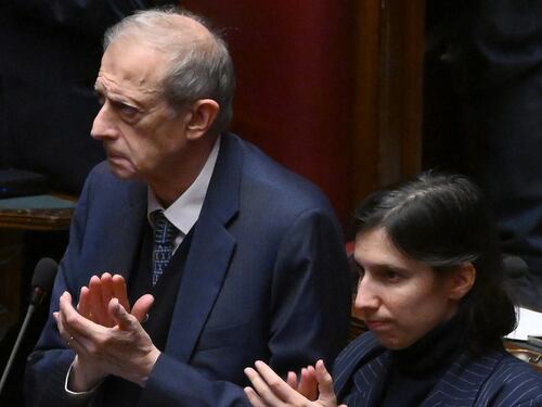 Pd, la nuova corrente dei Riformisti dà la sveglia a Schlein. Il placet di Fassino