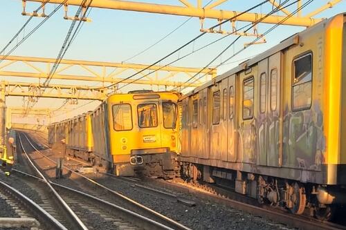 Scontro fra treni della metropolitana, panico e cinque feriti a Napoli