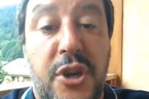 Nave Diciotti, la diretta di Salvini su Facebook: "Io non mollo"