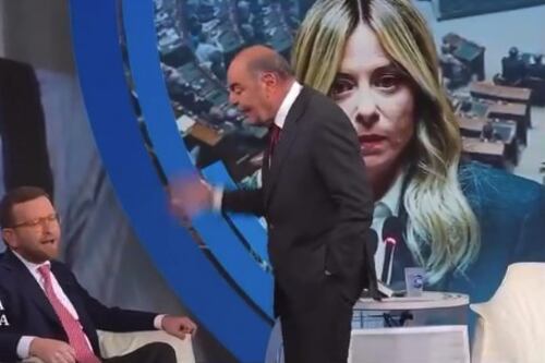Vespa sbotta con Provenzano: "Non glielo consento". La sfuriata clamorosa