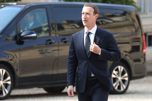 Pioggia di accuse su Facebook: ha ceduto dati personali a società cinesi