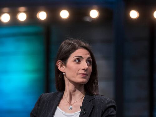 Contratto Raggi, il Tribunale rigetta il ricorso "La sindaca era eleggibile"