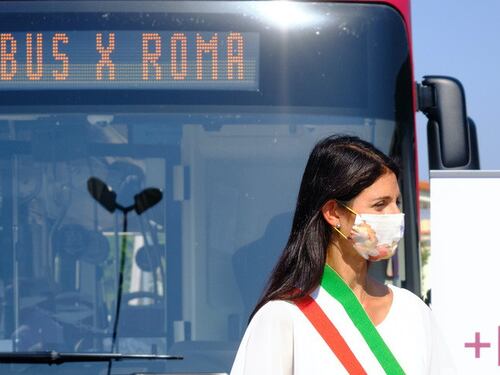 Ogni giorno si rompono 200 bus. Ecco l'Atac "risanata" dalla Raggi