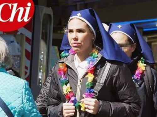 Ilary Blasi si fa suora. Guardala tra penitenze e pellegrinaggi