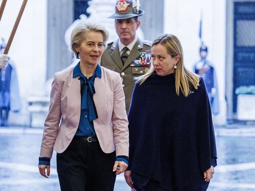 "Sì alla difesa comune dei confini". Così Meloni ha convinto von der Leyen sui migranti