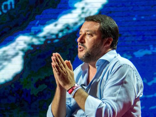 Salvini sgonfia Macron: manderemo i barconi a Marsiglia