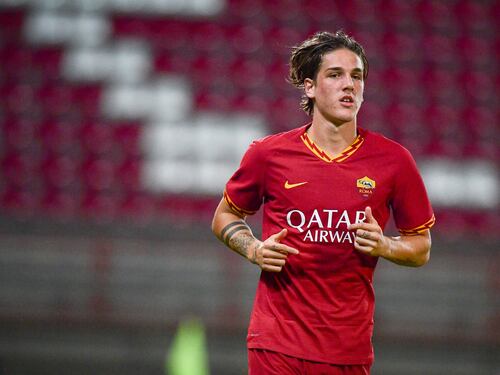 Zaniolo rinnova con la Roma: "Innamorato di questa maglia"