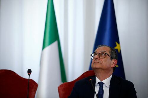 "Patrimoniale distruttiva". Tria smentisce anche la manovra bis
