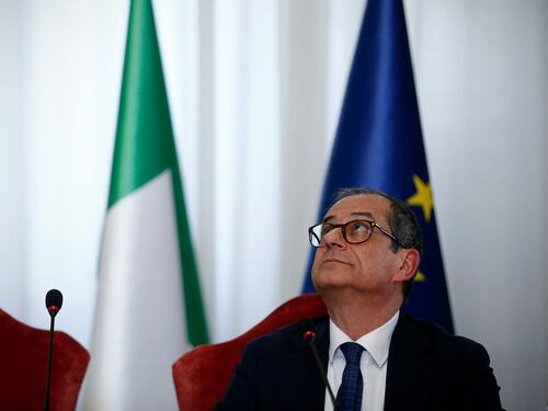 "Patrimoniale distruttiva". Tria smentisce anche la manovra bis