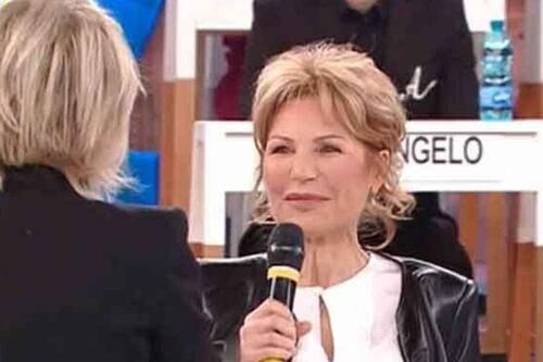 Lilli Gruber ad Amici: potere alle donne e stilettata floreale a Matteo Salvini