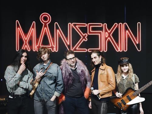 Fabio Fazio celebra i Maneskin. E Verdone fa arrossire Damiano