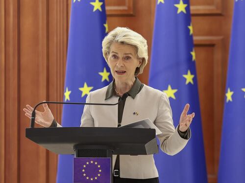 Ursula von der Leyen indica la linea Ue sui migranti: espulso chi minaccia la sicurezza
