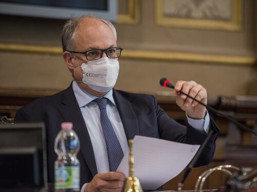A Roma quote rosa pure per le strade. La battaglia di Roberto Gualtieri per la parità di genere