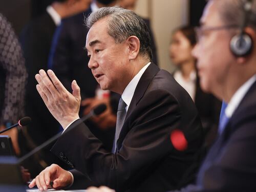 Via della Seta, lite tra Crosetto e la Cina: “Nessun vantaggio”, “Interesse comune”