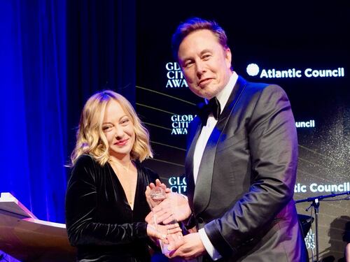 Migranti, “questi giudici devono andarsene”. Musk all’attacco delle toghe rosse anti-governo