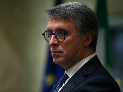 Dossieraggio sui politici, Cantone conferma l'inchiesta: "Acquisiti atti e sentite persone"