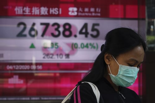 Covid, la variante sudafricana fa crollare le Borse mondiali. Ma Moderna e Pfizer volano