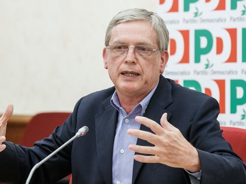 Pd, ammissione di Cuperlo: “Potrei candidarmi”. Partito sempre più diviso