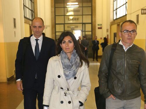 Raggi in Tribunale contro "Chi": "Mi ha marchiata come donna infedele"