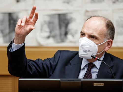Letta esulta su Facebook, così viene coperto dagli insulti