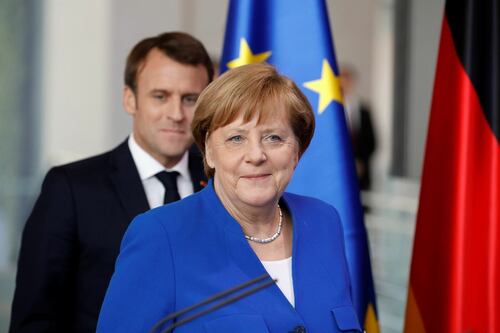 "Commissione Ue, Merkel presidente". L'ultima di Macron. Arriva la stangata