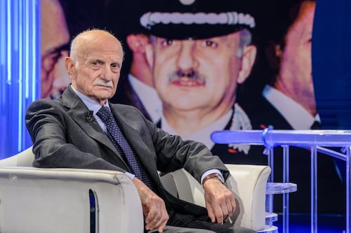 Mori e la gogna infinita: l’Arma difende il generale. Bufera sui pm di Firenze