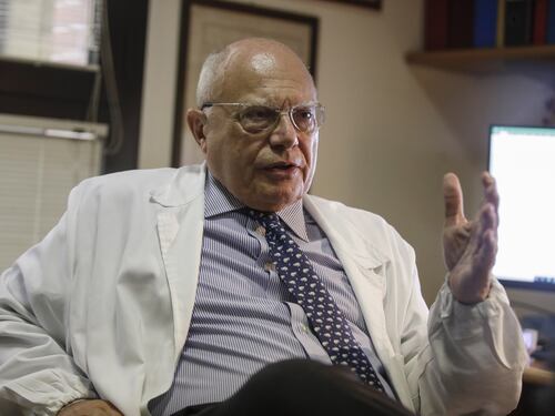Pericolo varianti, Galli si scaglia contro l'apertura delle scuole