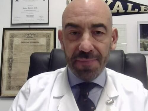 Confuso, disorientato, antiscientifico... Bassetti senza pietà su Speranza, tutti gli errori col vaccino
