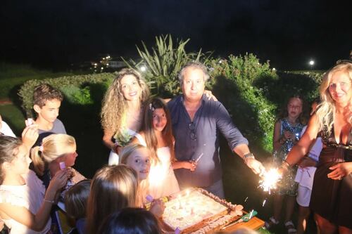 Vip e beach tennis per il baby compleanno d'eccezione
