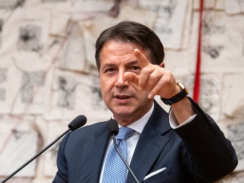 Giuseppe Conte attacca sul Reddito di cittadinanza: accuse volgari