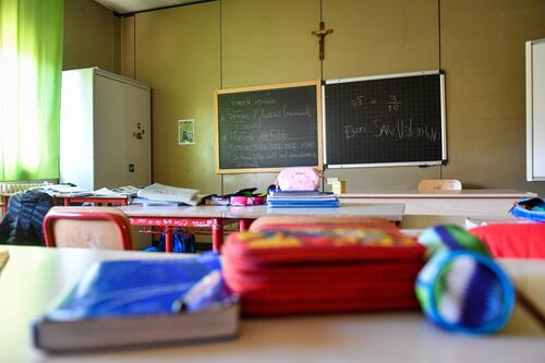 Approvato il decreto scuola. Ecco i due scenari se si torna o no sui banchi il 18 maggio