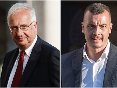 Metti insieme Walter Veltroni e Rocco Casalino, sorpresa al party