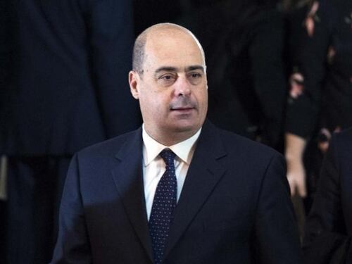 Zingaretti in passerella con la preside-sindaco
