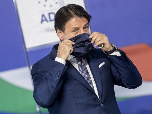 Il vaffa di Grillo a Conte e la scenata a Rocco Casalino: "Non dipendi da lui"