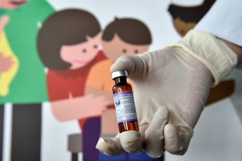Vaccini, obbligo a scuola ma solo per il morbillo