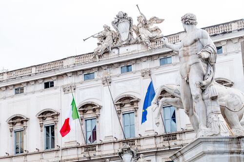 Pma, coppie arcobaleno e madri single: cosa ha stabilito la Corte costituzionale