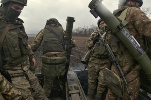 Russia, ucciso con un'autobomba il capo dei rifornimenti di armi per l'esercito del Cremlino