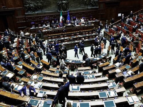 Stipendi ministri, la politica ha un costo. Marcia indietro scelta tattica
