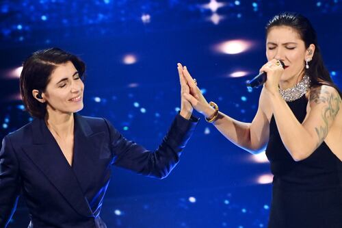 Elisa e Giorgia a Sanremo, duetto divino: all'Ariston tutti a bocca aperta