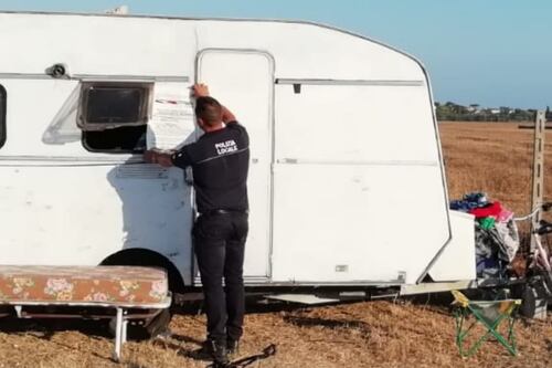I Rom occupano. Allontanate le roulotte a Ardea