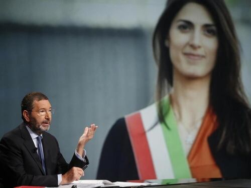 Che schiaffo a Marino, il cameriere del caso scontrini candidato con la Raggi. Altro che "intesa"...