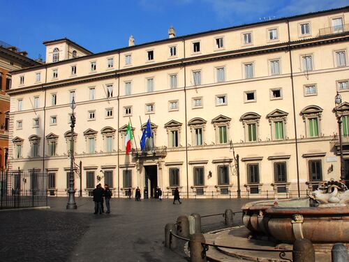 La presidenza del consiglio manda tutti in ferie. Ma il sindacato già protesta