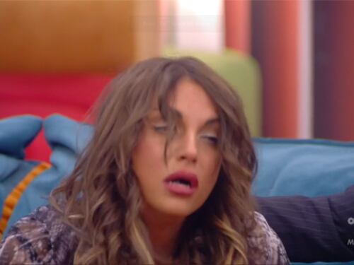 Francesca De Andrè demolita in diretta. Tradita e mazziata