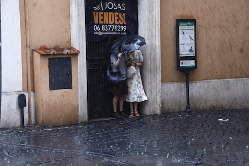 Meteo, l'estate inizia col maltempo: temporali e nubifragi per il ponte del 2 giugno