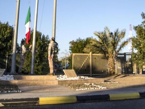 Iran, colpita base italiana in Kuwait. Crosetto e Tajani: "Non ci faremo intimidire"