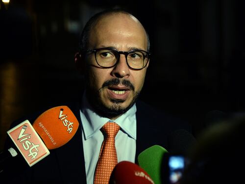 C'è ancora la Costituzione? Davide Faraone asfalta Conte